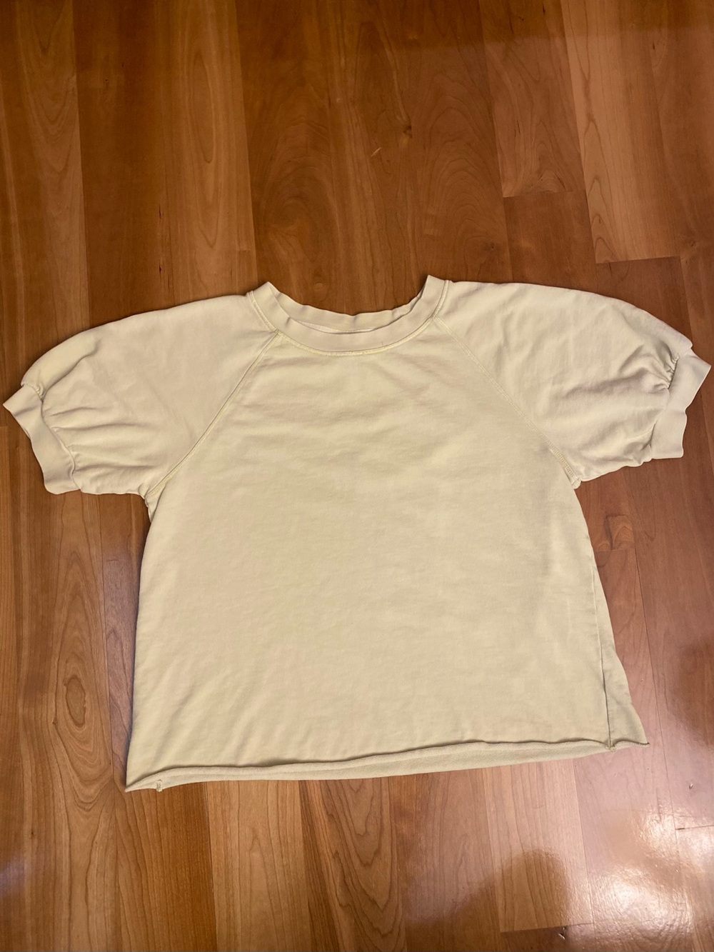 Universal Thread Light Yellow Short Sleeve Sweatshirt Top